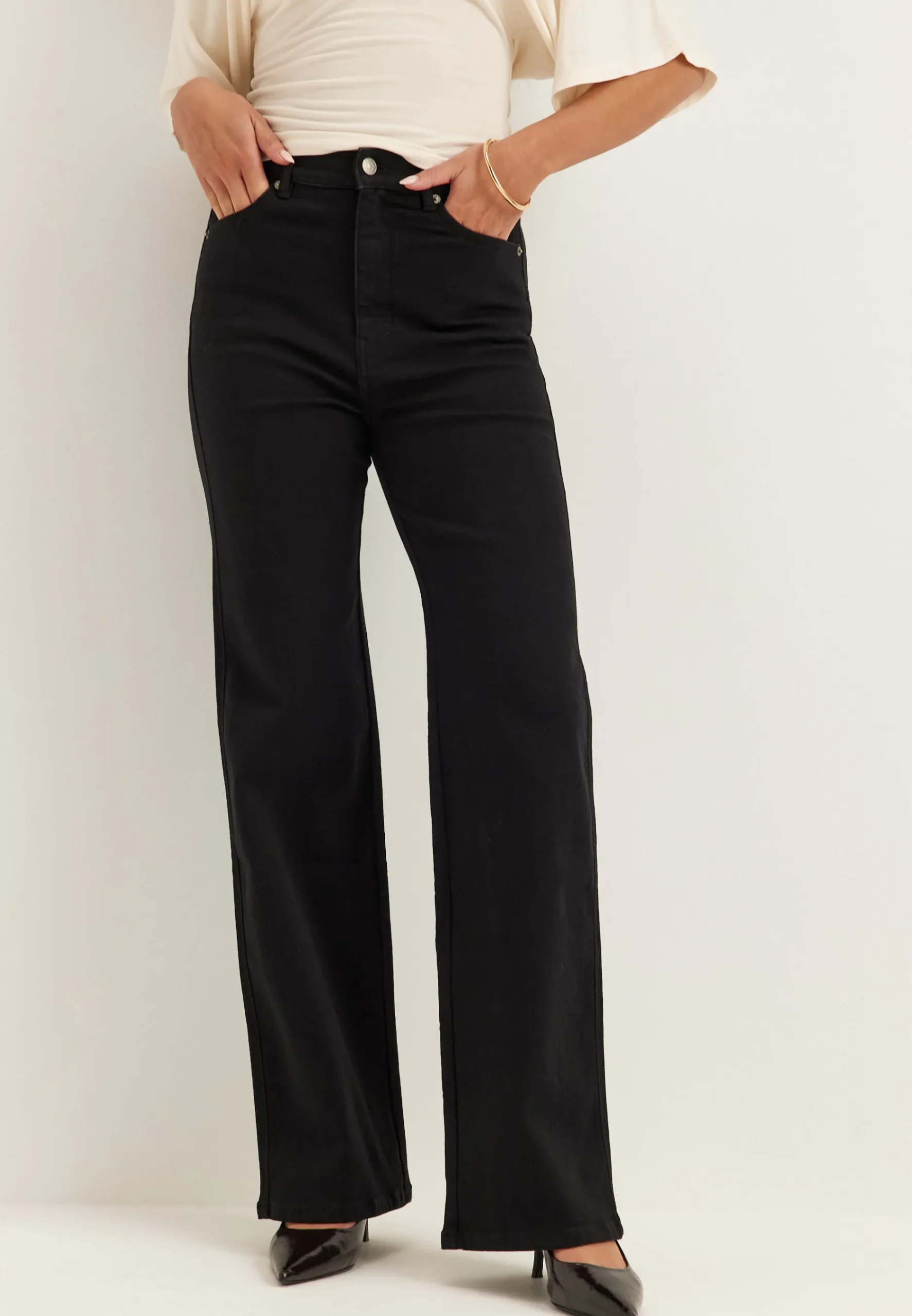 High Straight Leg Jeans