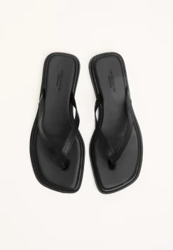 Izzy Sandal Flats