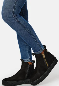 Mount V. Zip Boots