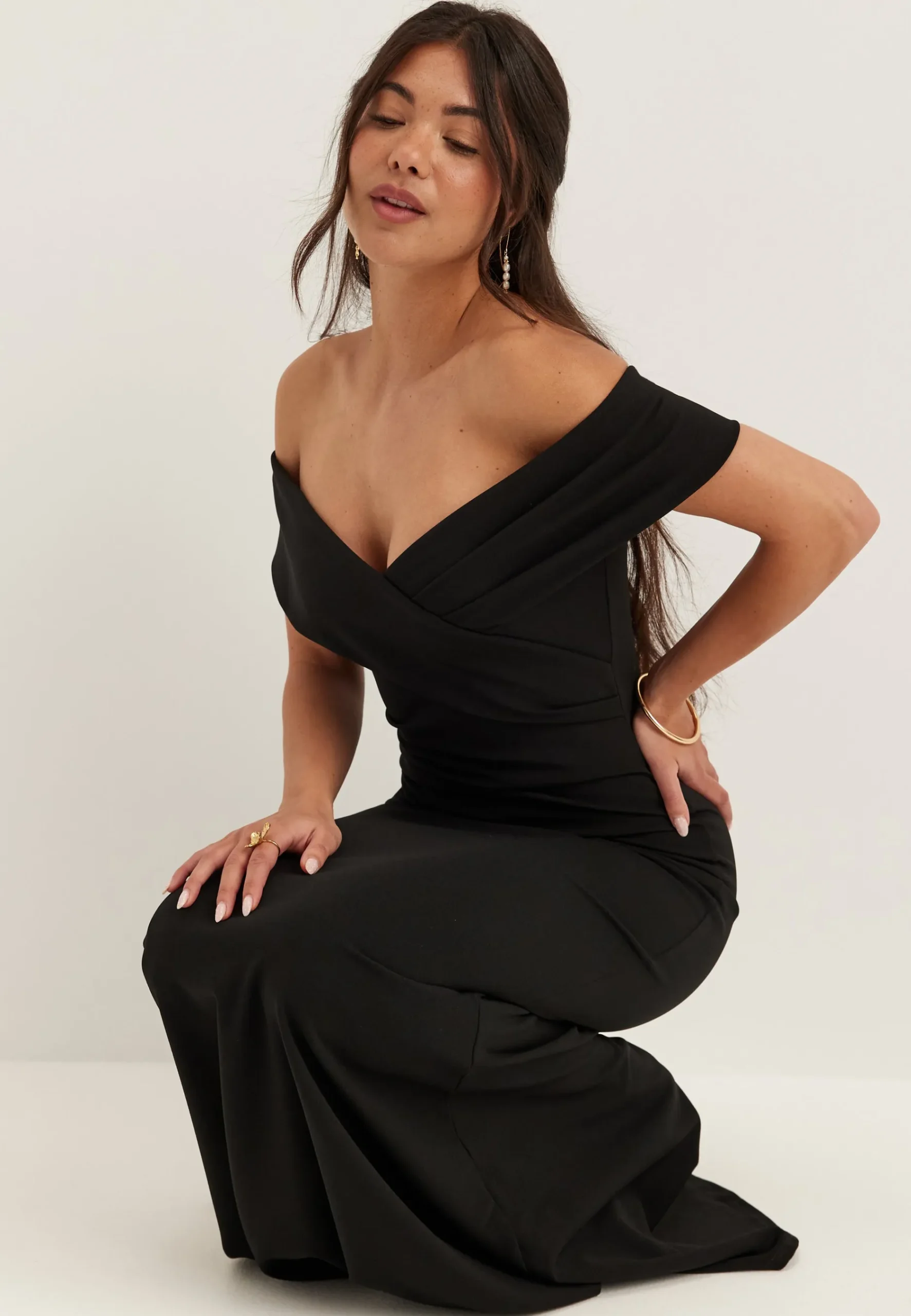 Off Shoulder Pleat Maxi Dress