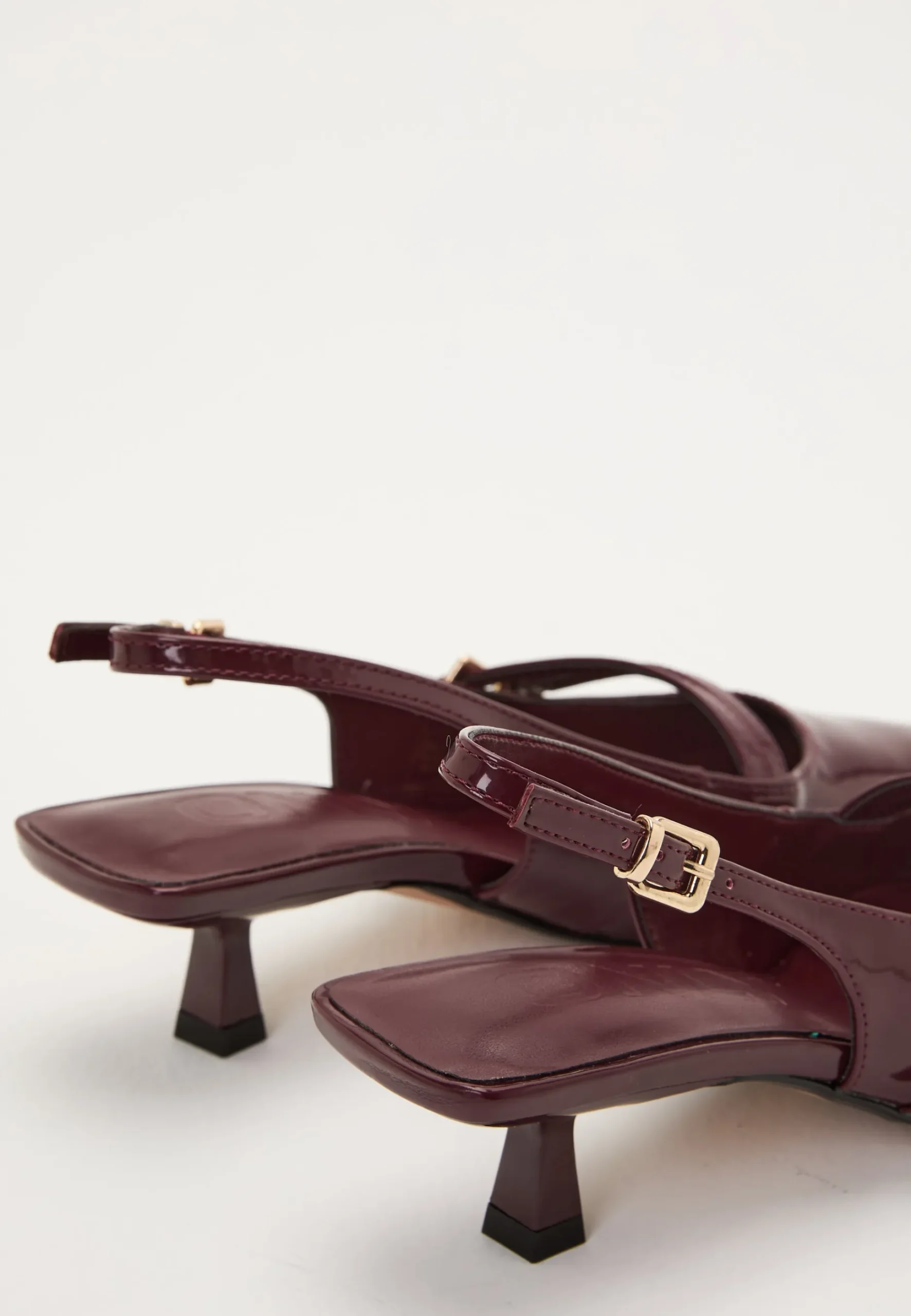 Onlcoco-8 Buckle Slingback Pump