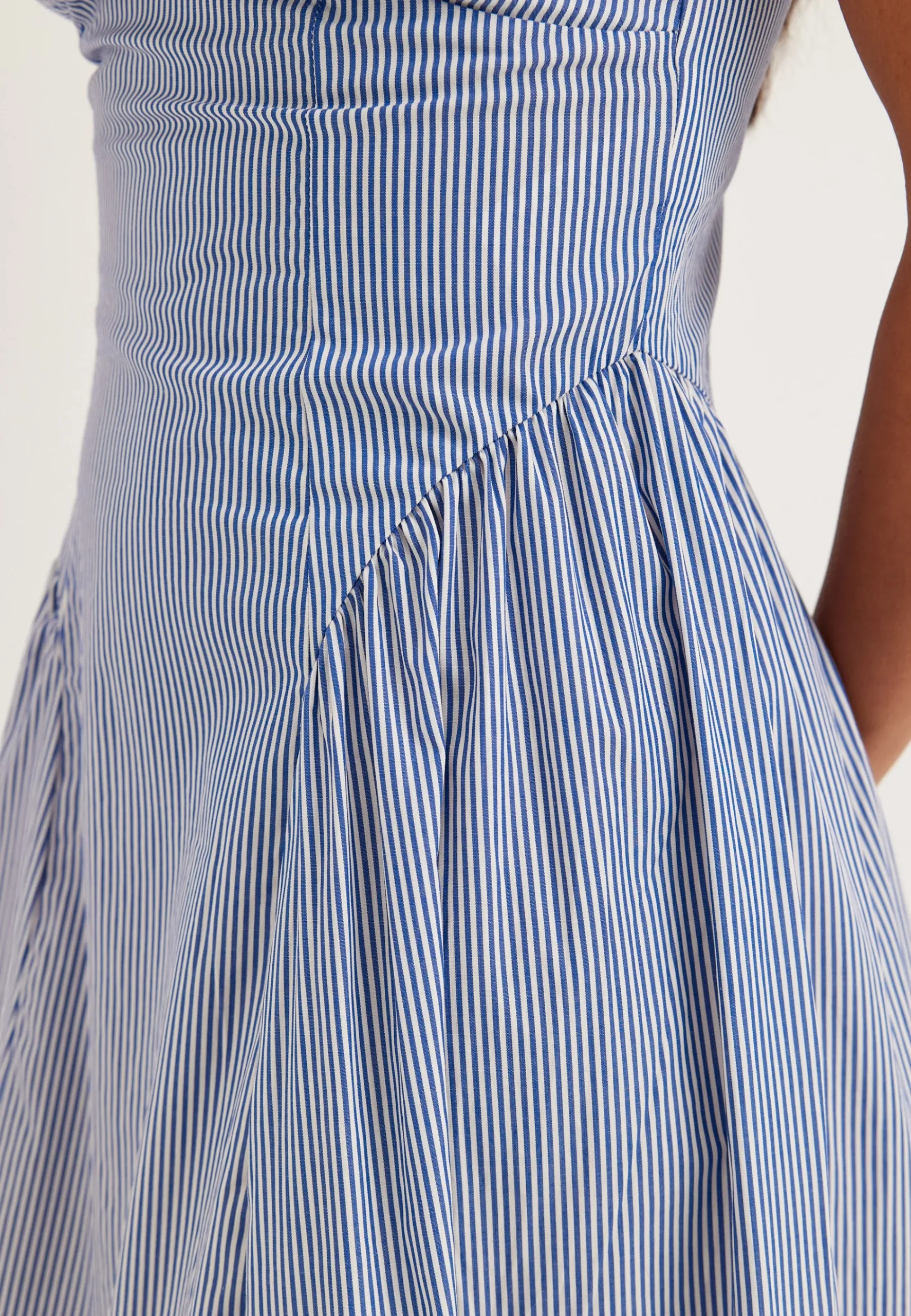 Onltiari Strap Hip Dress