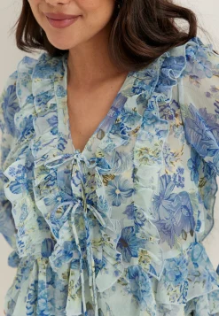 Onlvictoria Ls Frill Top Wvn