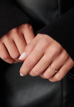 Petite Capella Ring