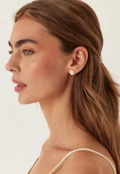 Petite Claire Earrings - Creme Puff