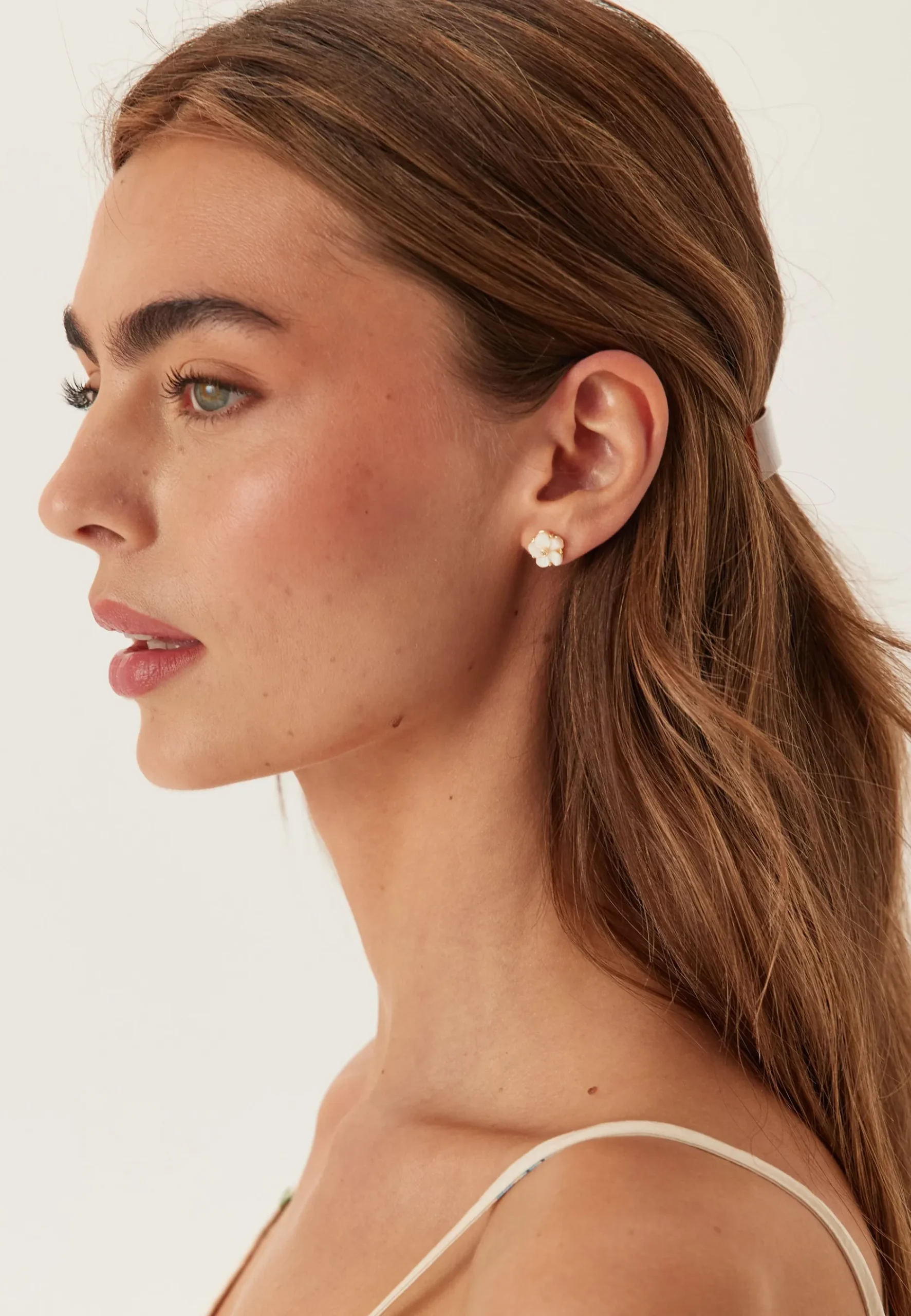 Petite Claire Earrings - Creme Puff