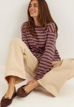 Relaxed Long Sleeve Tee