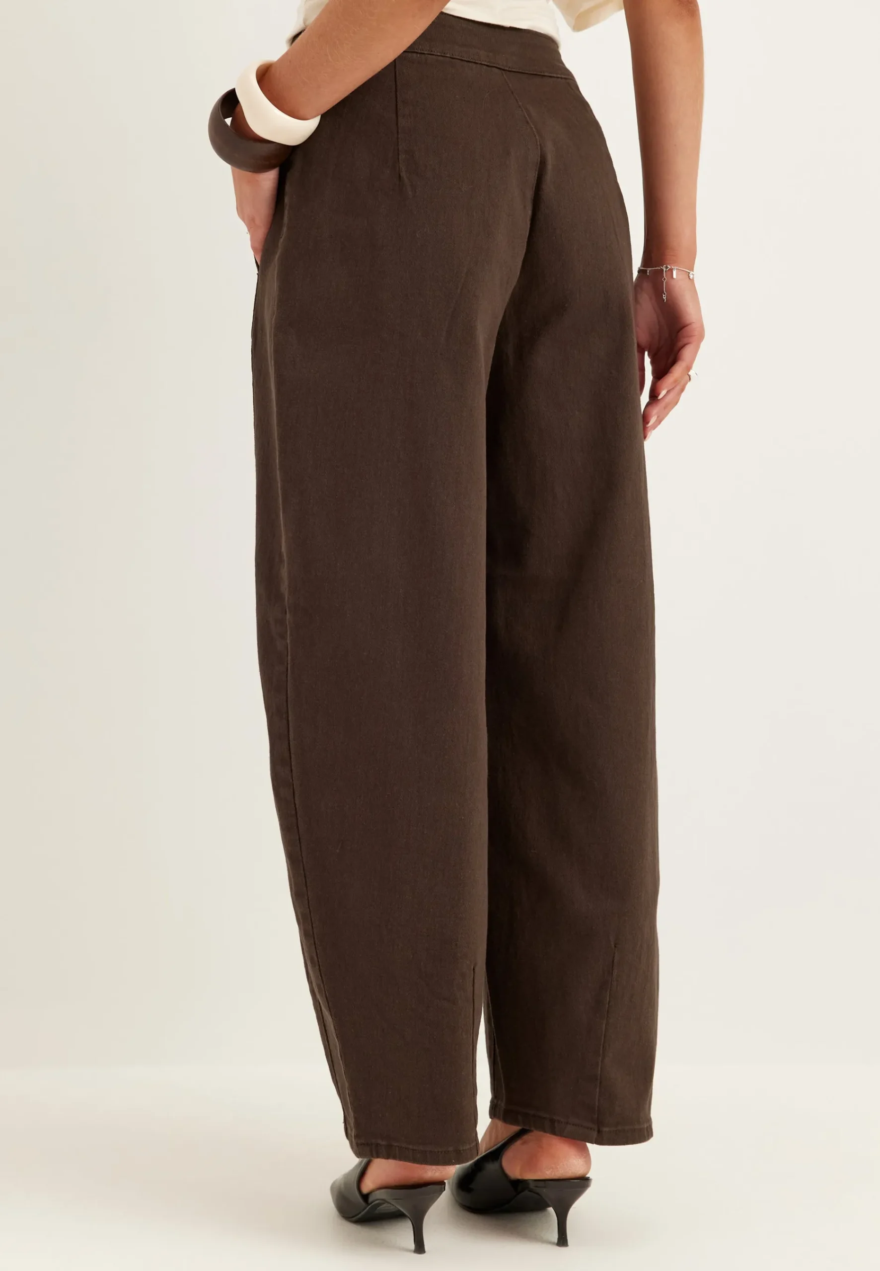 Vichia Hw Barrel Jeans